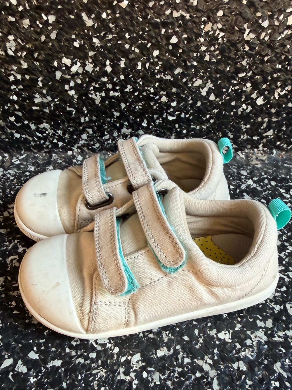 GUC Ten Little Everyday Original - Gray Kids Shoes Size 9.0
